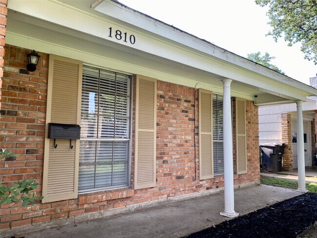 Building Photo - 1810 Mill Creek Dr