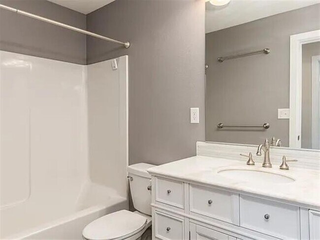 Building Photo - BEAUTEOUS HOME