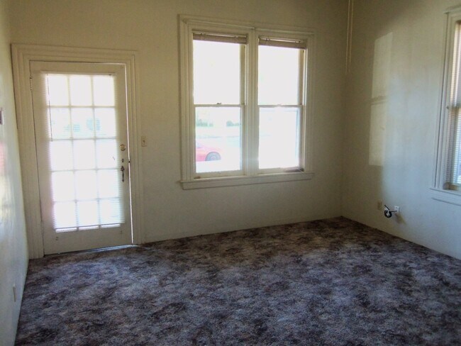 Building Photo - W23rd 445