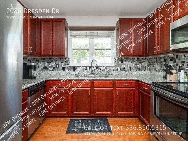 Building Photo - 2086 Dresden Dr