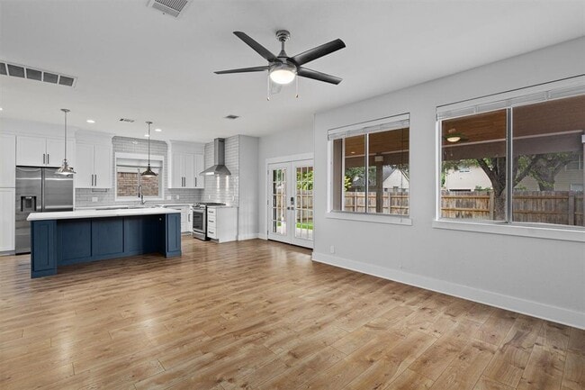 Building Photo - 1203 Thackeray Ln
