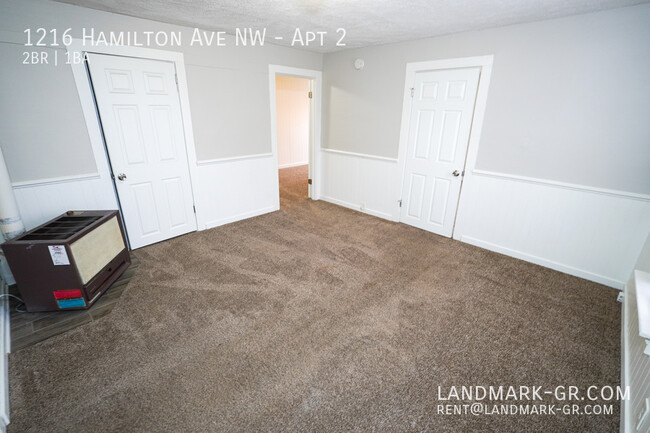 Building Photo - Upgraded 2 Bed/1 Bath – First Month Rent $...