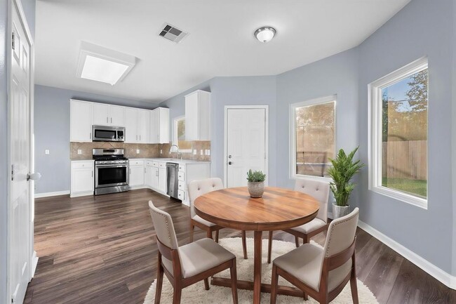 Building Photo - 29639 Turnbury Village Dr