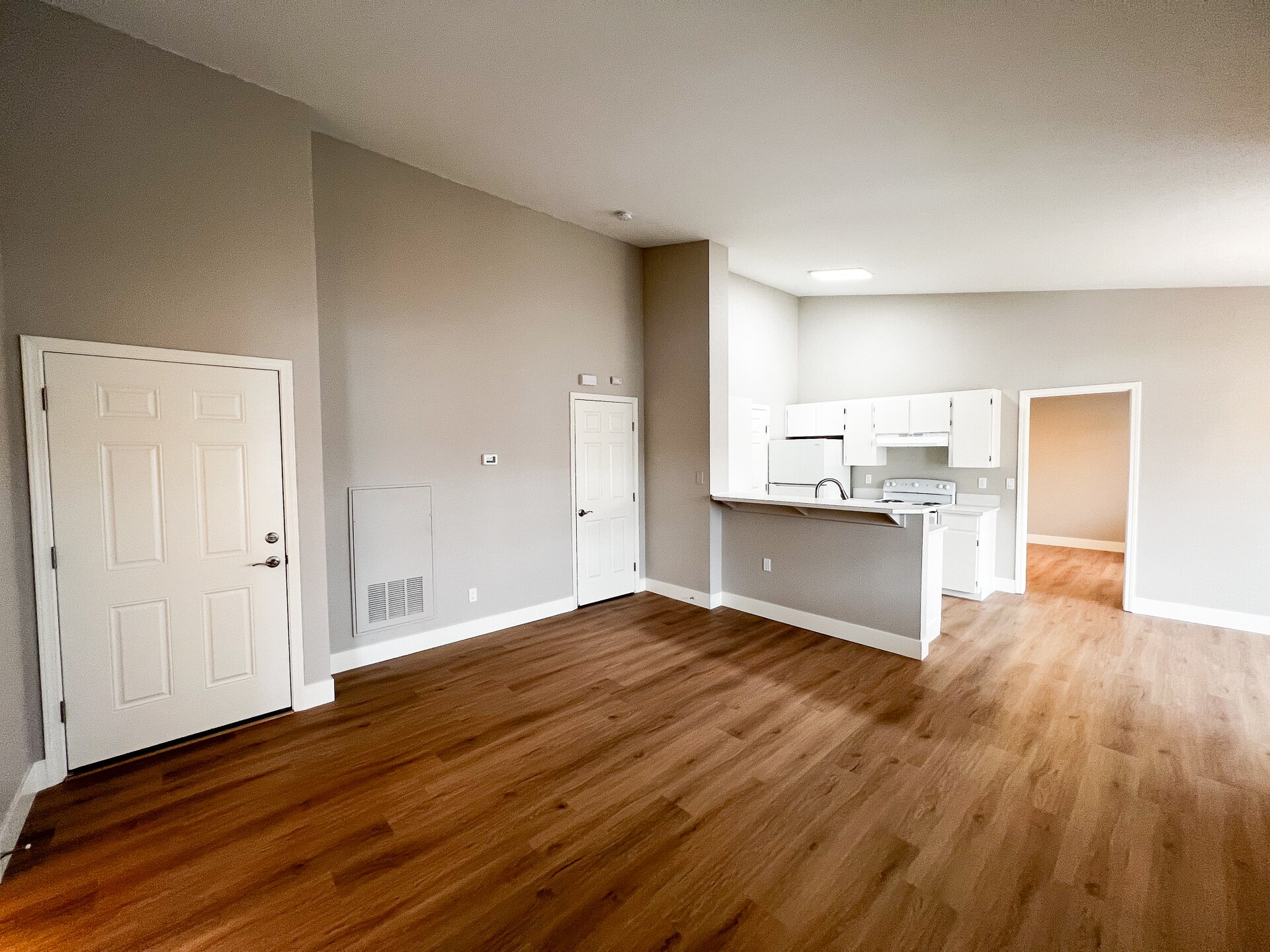 Building Photo - 6521 W Lucky Ln