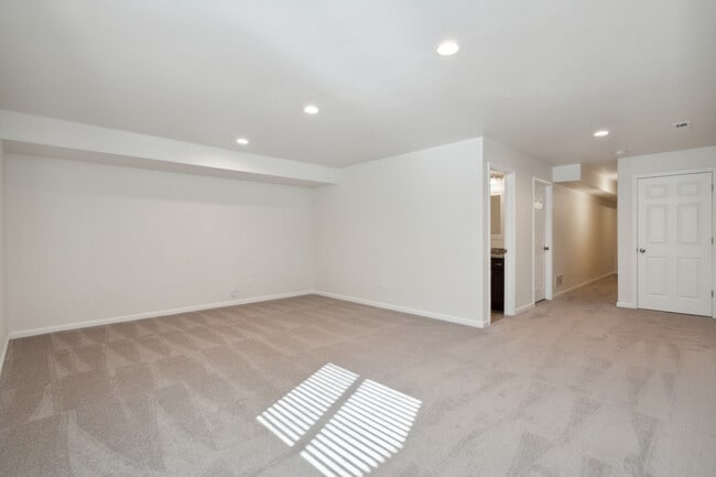 Building Photo - 1275 Exchange St