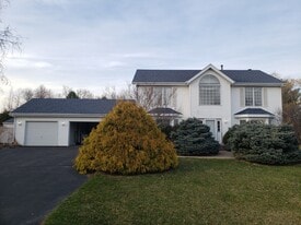 Building Photo - 5260 Silver Dawn Ln