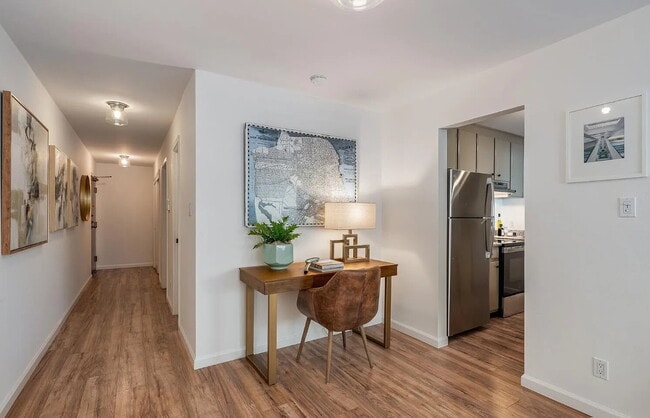 Building Photo - 3044 Franklin St