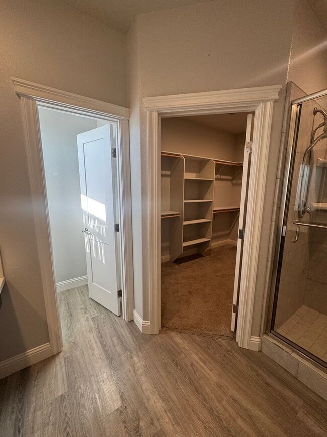 Building Photo - 4 BED 2.5 BATH HOME IN REDDING, CA