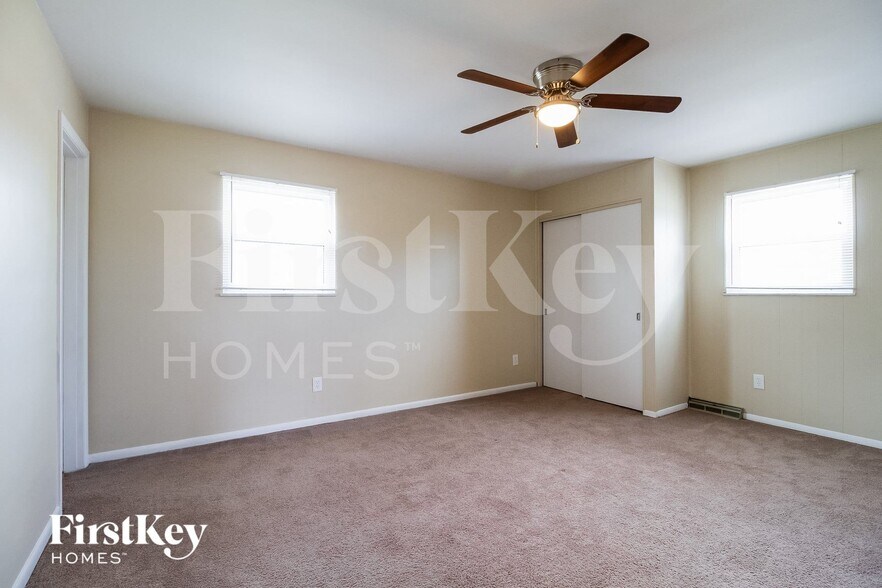 Building Photo - 8431 Bluebird Dr