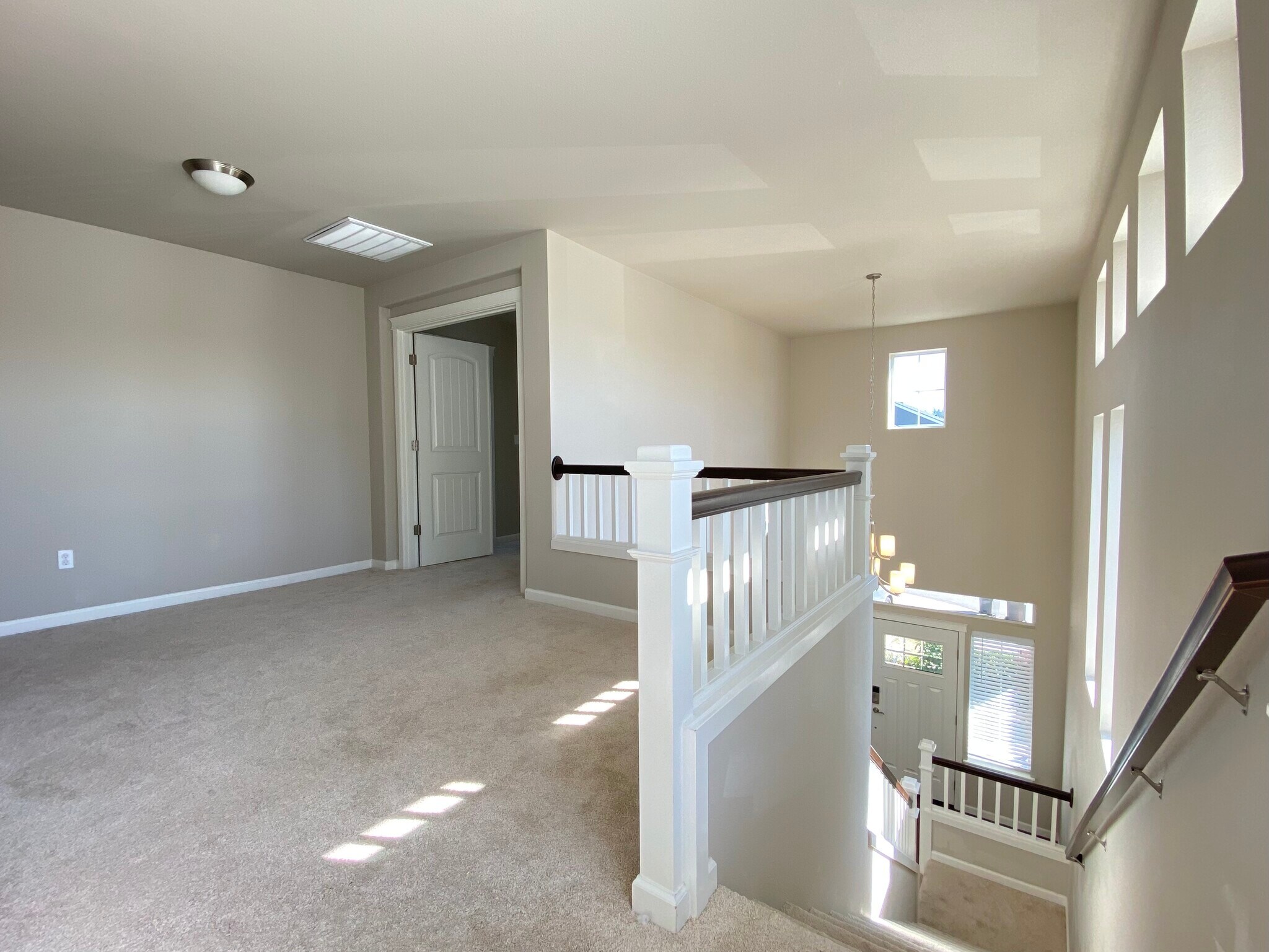 Building Photo - 2230 Hidden Creek Ct