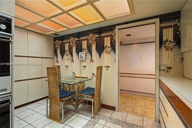 Building Photo - 11111 Biscayne Blvd