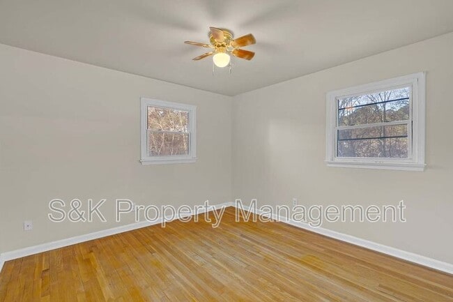 Building Photo - 350 Hughes Dr