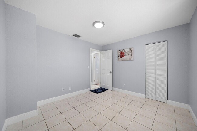 Building Photo - 4527 NW 191st Terrace