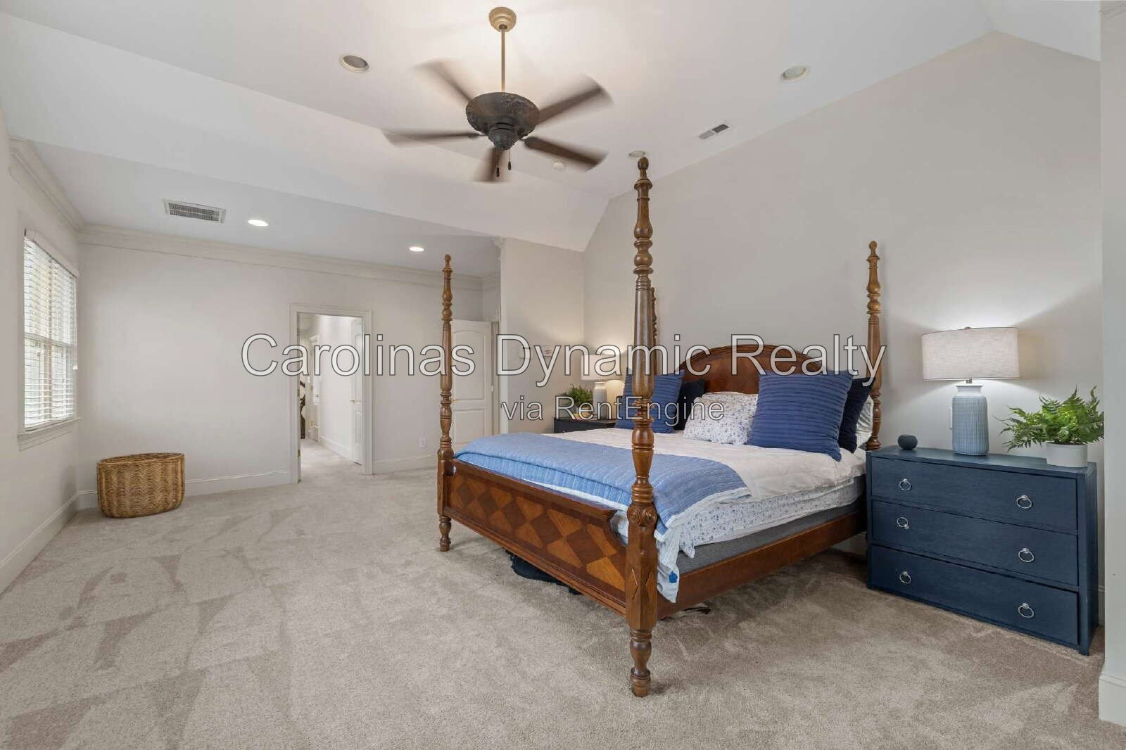 Building Photo - 1009 Honors Ct