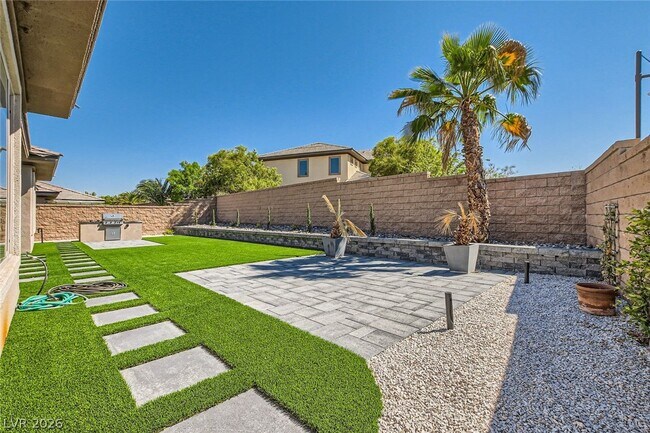 Building Photo - 7387 Preen St