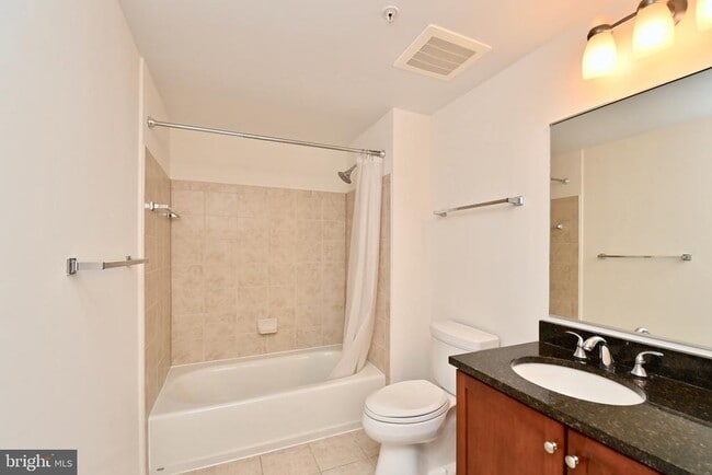 Building Photo - 1020 N Highland St