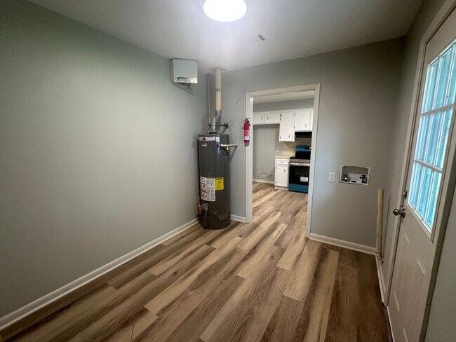 Building Photo - Lynbrook Subdivision