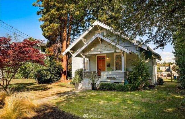 Building Photo - 919 N Lawrence St