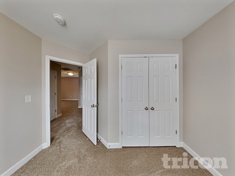 Building Photo - 1655 Crestlawn Tl