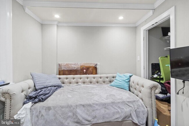 Building Photo - 1901 Walnut St