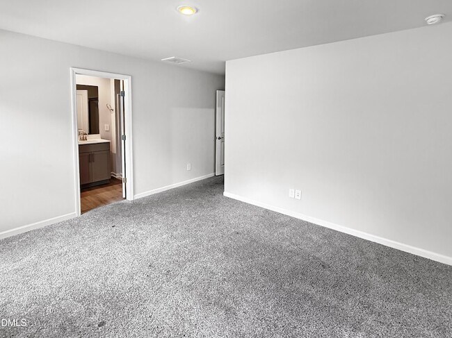 Building Photo - 671 Rolling Flds Dr