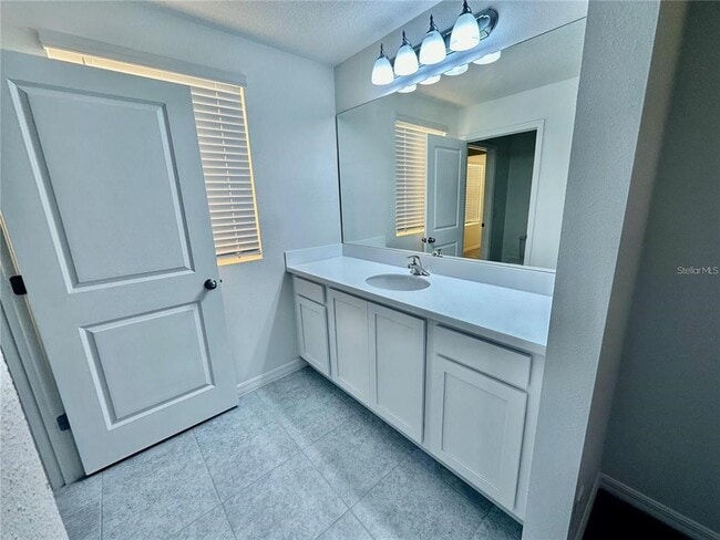 Building Photo - 1707 Sanibel Dr