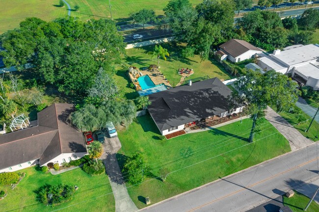 Building Photo - Exquisite SE Ocala Pool Home