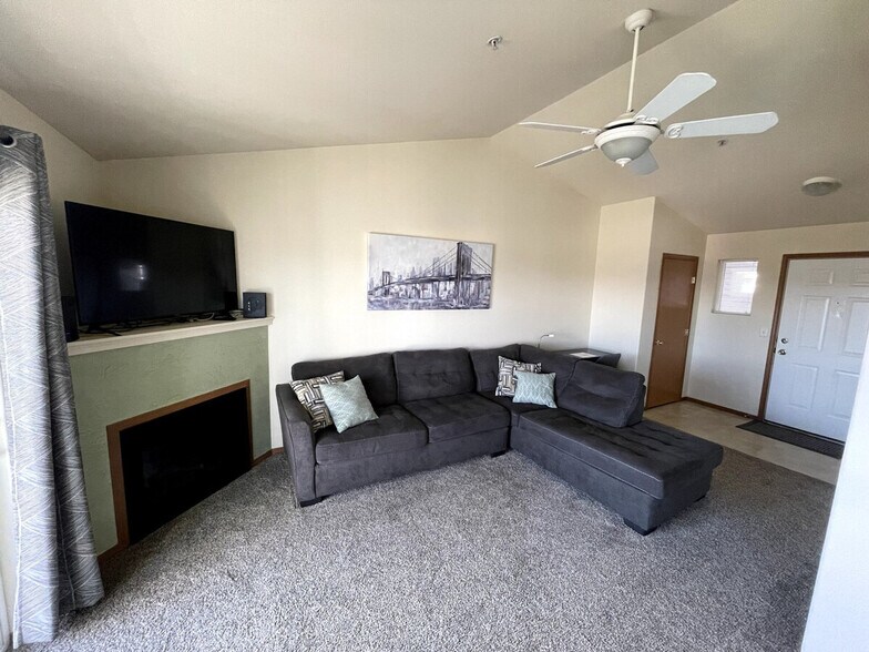 Building Photo - 6005G Chapel Hill Blvd