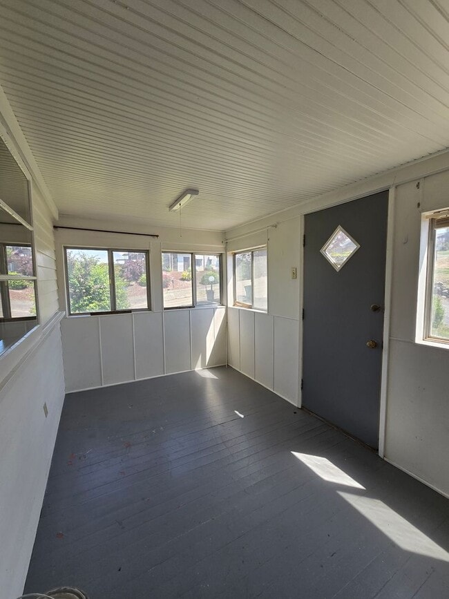 Building Photo - LEWISTON HOME