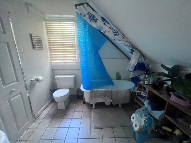 Building Photo - 2707 NW 4th Ave