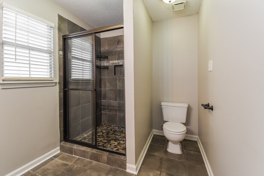 Building Photo - 7189 Atterbury Cir W