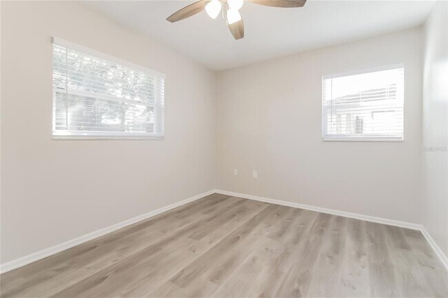 Building Photo - 6621 Voltaire Dr