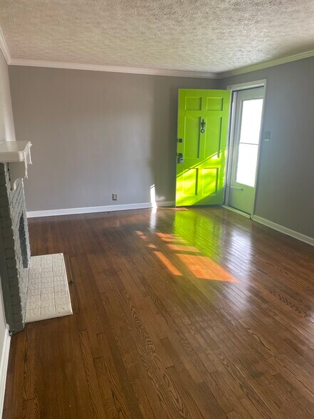 Building Photo - 1230 E 54th St