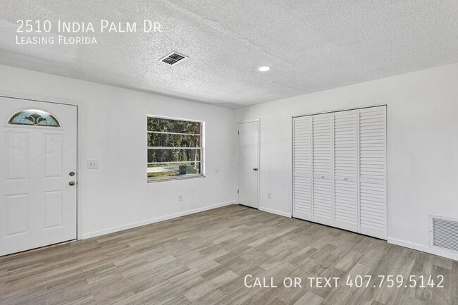 Building Photo - 2510 India Palm Dr