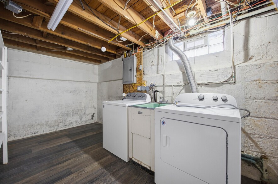 Building Photo - 406 Tarrington Rd