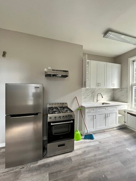 111 Prospect St 1R - 108 Prospect St