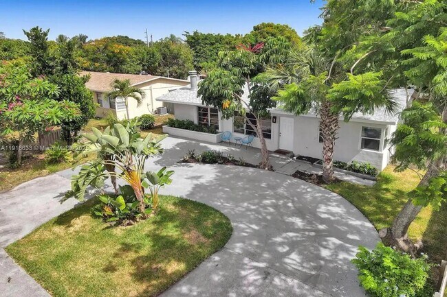 Building Photo - 1573 NE 30th Ct