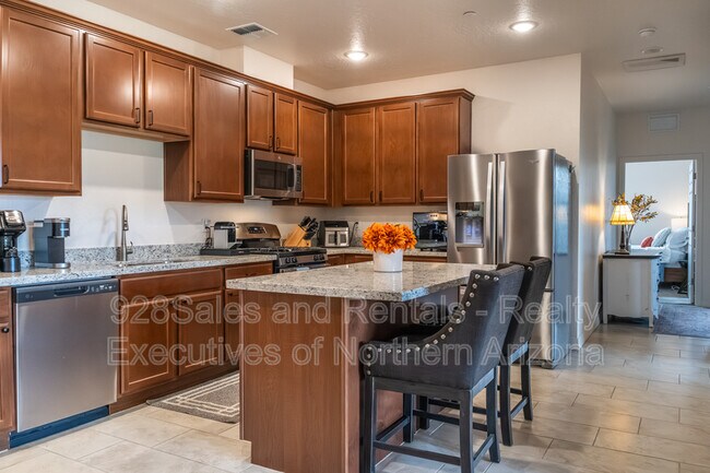 Building Photo - 207 S Beaver St