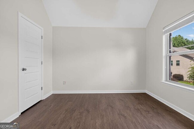 Building Photo - 2210 Apple Orchard Way