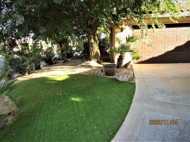 Building Photo - 82487 Bogart Dr