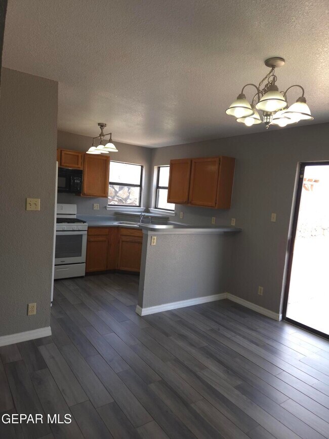 Building Photo - 4629 Loma Grande Dr