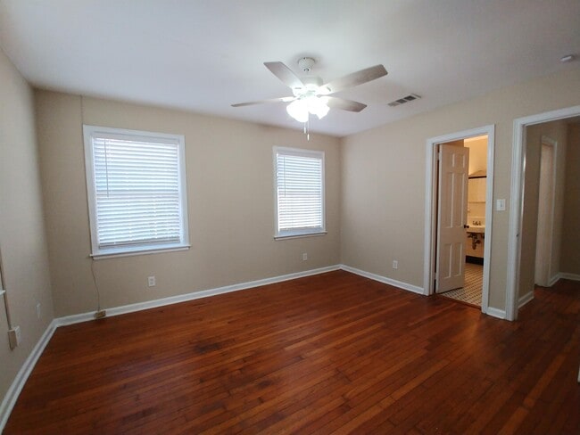 Building Photo - 728 W 2nd Ave