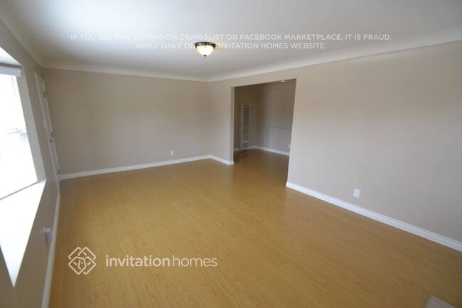 Building Photo - 2303 W 75th St