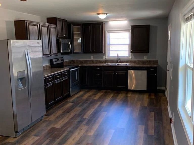 Building Photo - 1205 Bostian Dr