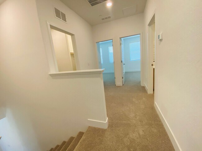 Building Photo - $2,295 + $100 Solar, Copper Ave. & Willow,...