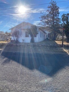 202 E Ave F - 202 E Avenue F
