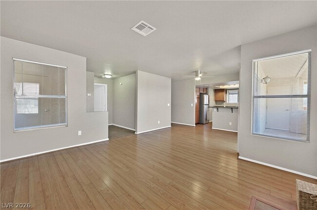 Building Photo - 7200 W Pirates Cove Rd
