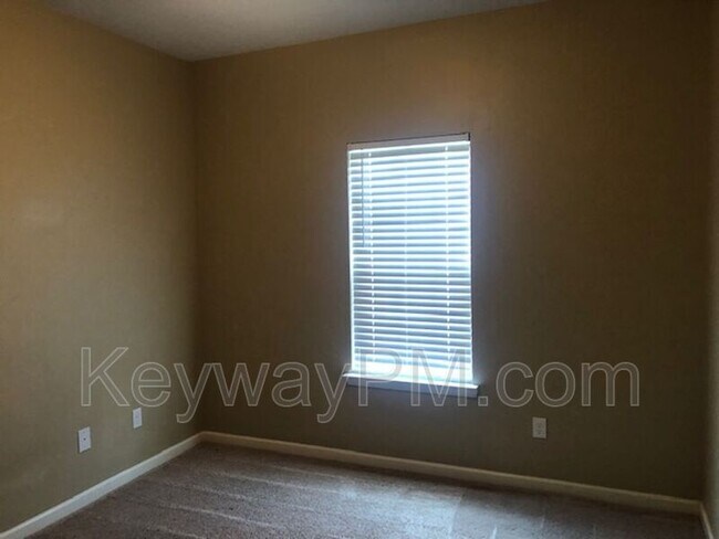 Building Photo - 1203 Derby Ln