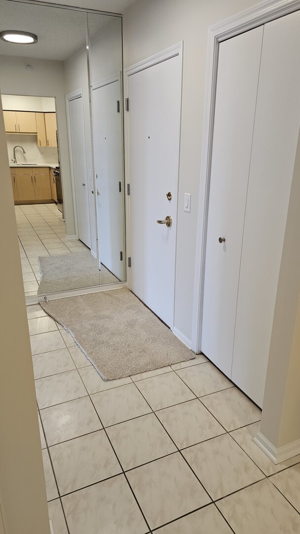 Building Photo - 675 Pearson St