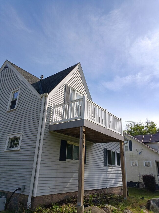 Building Photo - 9214 S Chicago Rd